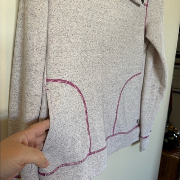 Talbots Asymmetrical Snap Neck Pullover with Pockets in Size Small - Picture 2 of 8